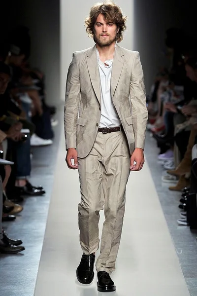 Look 1